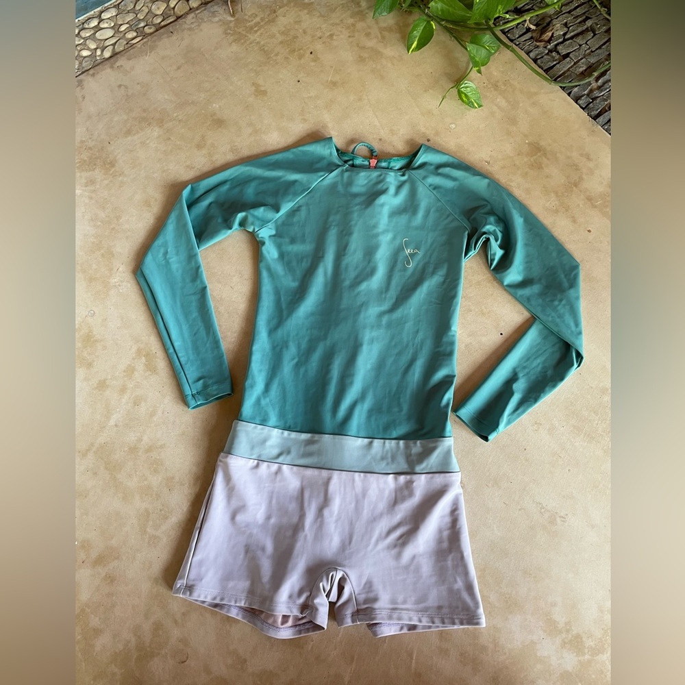 Seea Swami’s Playsuit Teal and Light Gray Long-Sleeve One-Piece Surf Suit